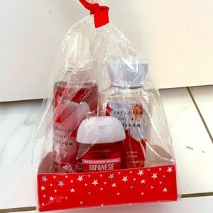 Japanese Cherry Blossom set Bath & Body.                      +bag :)